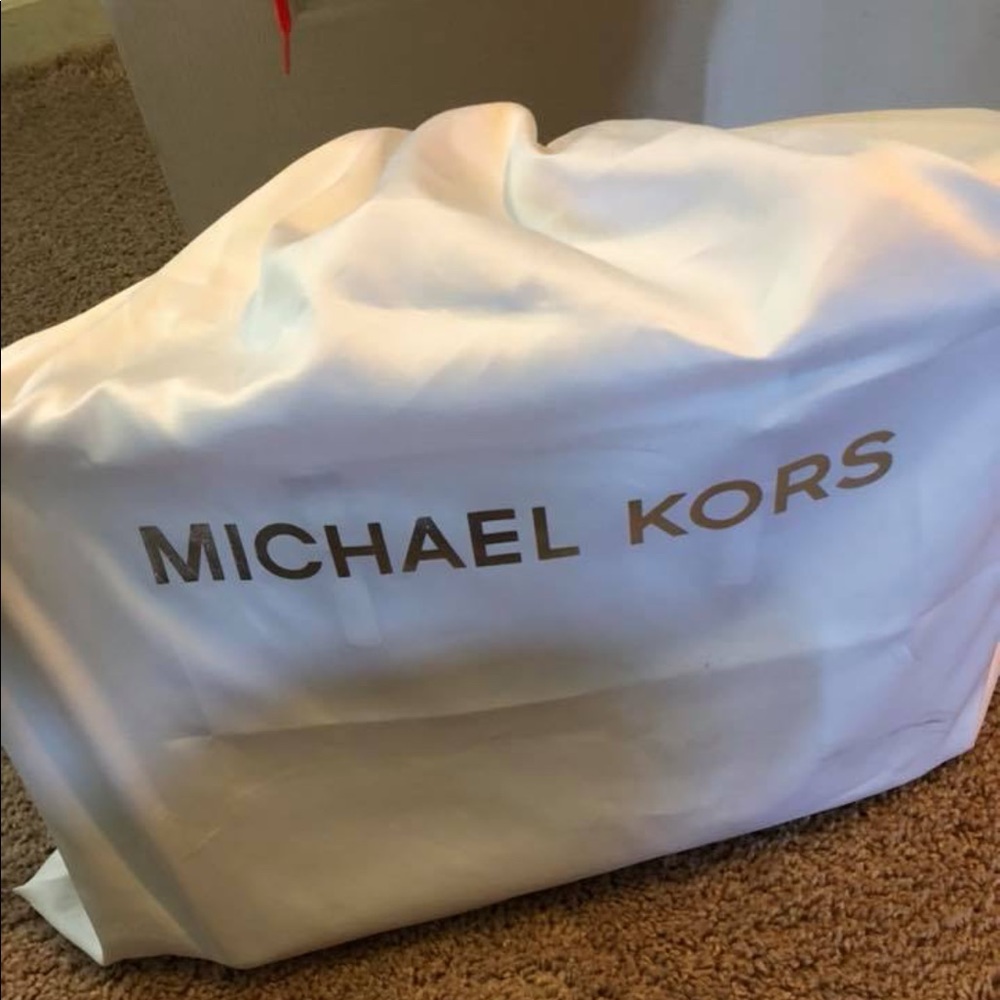 Michael Kors tote - Picture 3 of 5